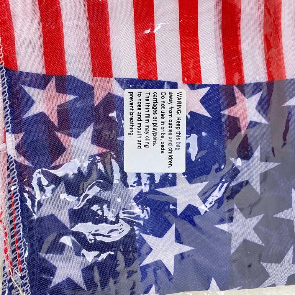 New in Package American Flag Scarf - Picture 2 of 3